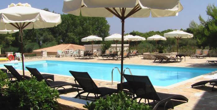 Aquarius Hotel Vasilikos  Bagian luar foto